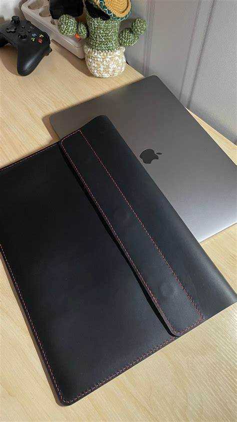 Macbook pro leather sleeve